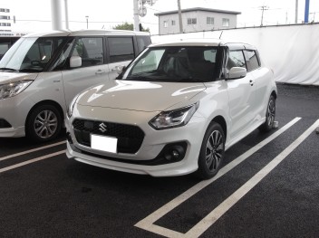 スイフトRS納車させて頂きました★